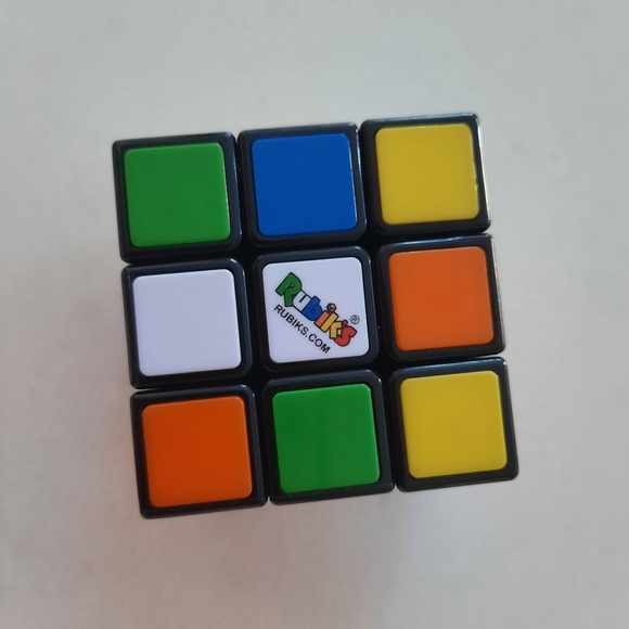 Rubiks cube - Picture 1 of 4